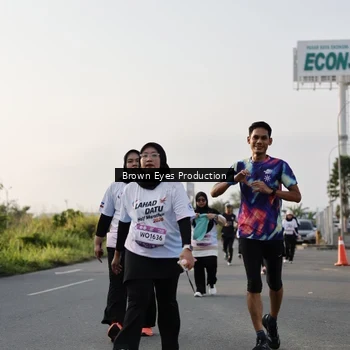 Runner Photo 7665672