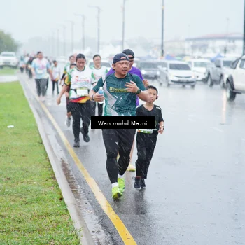 Runner Photo 7665673