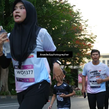 Runner Photo 7665675