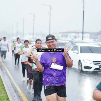Runner Photo 7665738