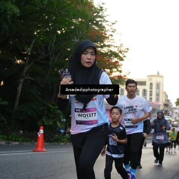 Runner Photo 7665739