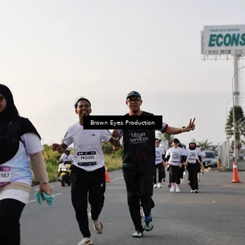 Runner Photo 7665747