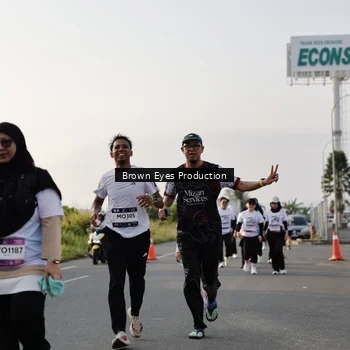 Runner Photo 7665753