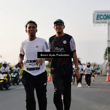 Runner Photo 7665764