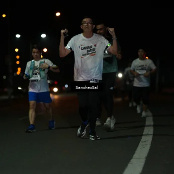 Runner Photo 7665771