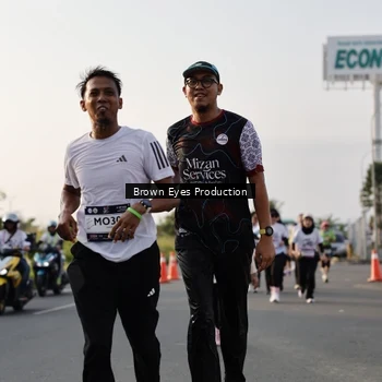 Runner Photo 7665772