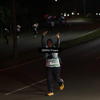 Runner Photo 7665773