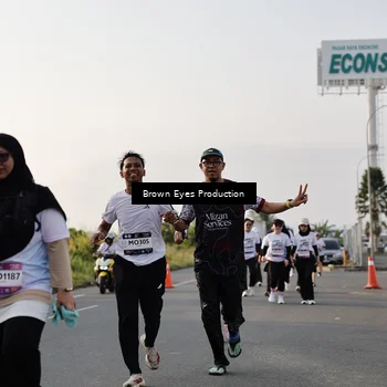 Runner Photo 7665774