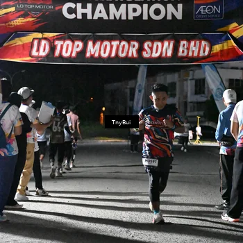Runner Photo 7665800