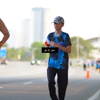 Runner Photo 7665846