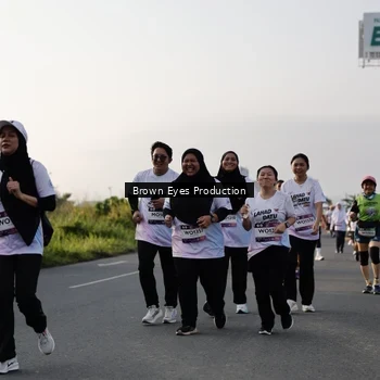 Runner Photo 7665893