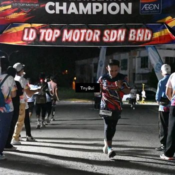 Runner Photo 7665894