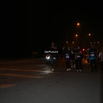 Runner Photo 7665914