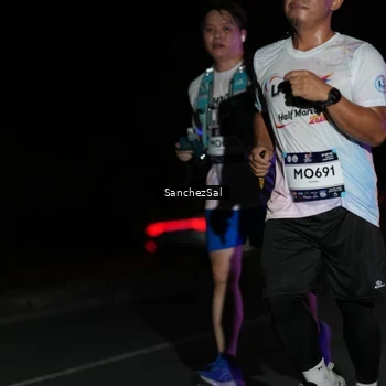 Runner Photo 7665929