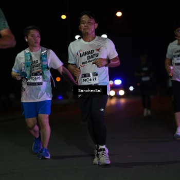 Runner Photo 7665942