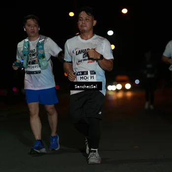 Runner Photo 7665947