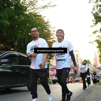 Runner Photo 7665952
