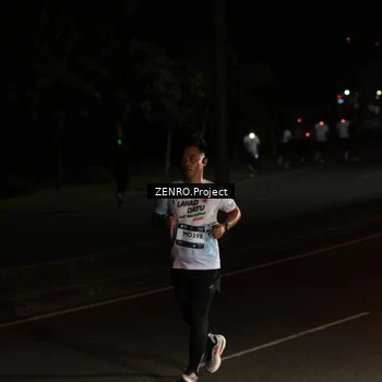 Runner Photo 7665962
