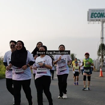 Runner Photo 7665980