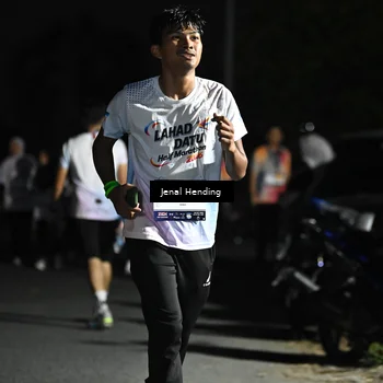 Runner Photo 7665989