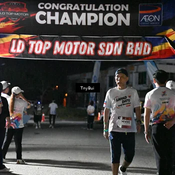 Runner Photo 7665995