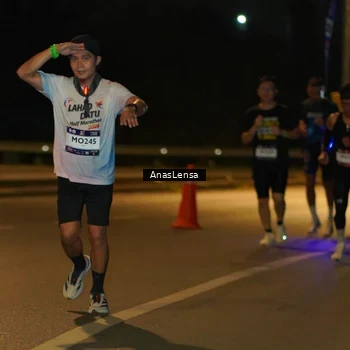 Runner Photo 7666019