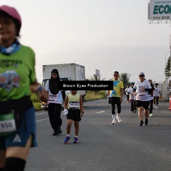 Runner Photo 7666098