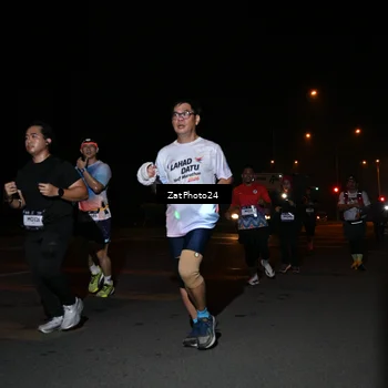 Runner Photo 7666112