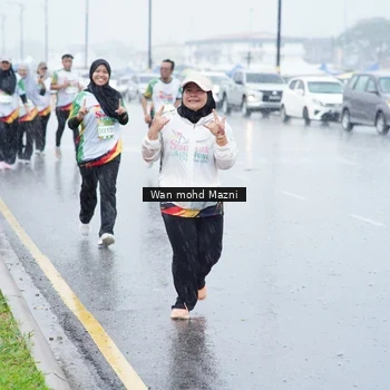 Runner Photo 7666115