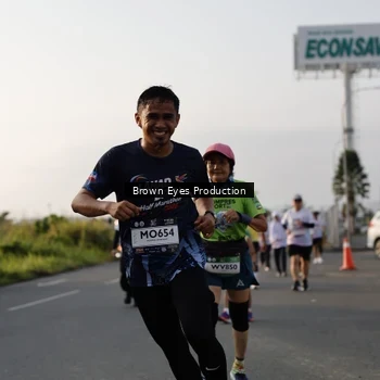 Runner Photo 7666116
