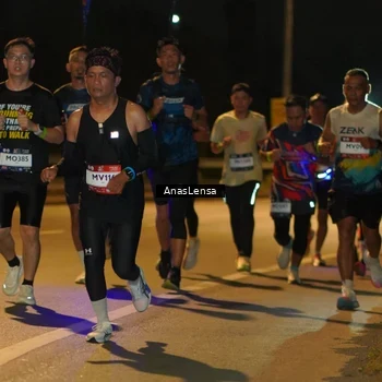 Runner Photo 7666128