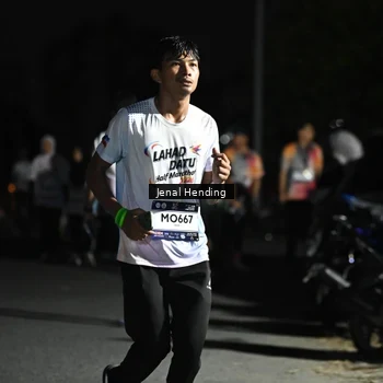 Runner Photo 7666159