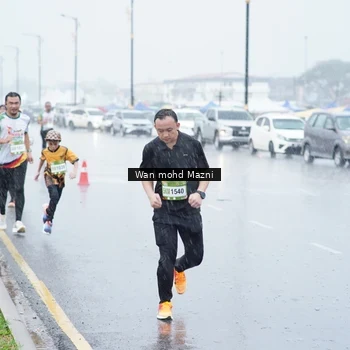 Runner Photo 7666181