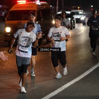 Runner Photo 7666229