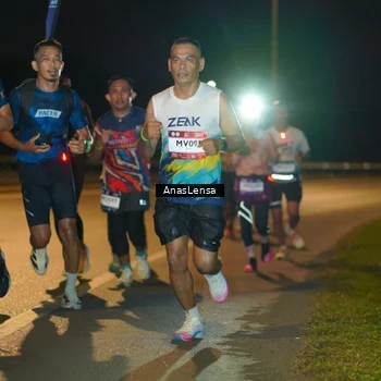 Runner Photo 7666272
