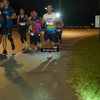 Runner Photo 7666273