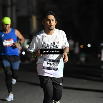 Runner Photo 7666279
