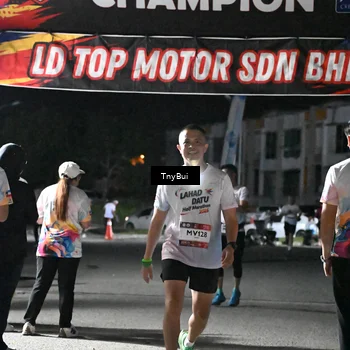 Runner Photo 7666285