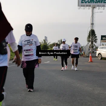 Runner Photo 7666295