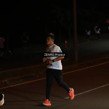 Runner Photo 7666301