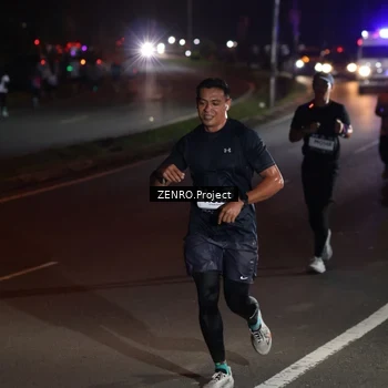 Runner Photo 7666324