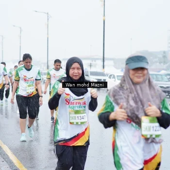 Runner Photo 7666331