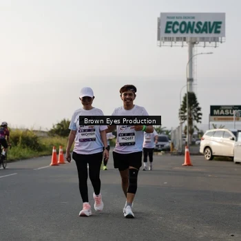 Runner Photo 7666347