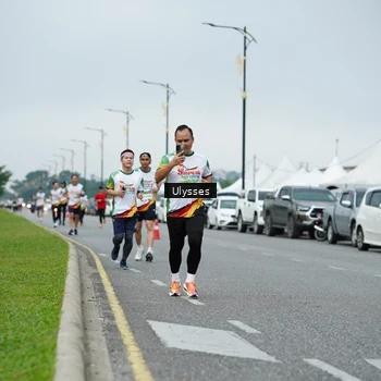 Runner Photo 7666353