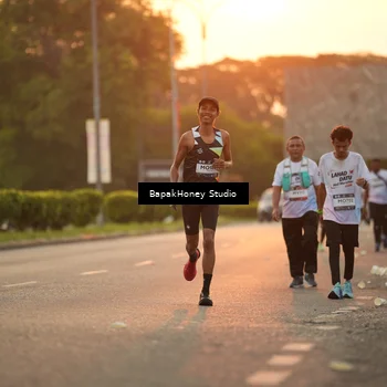 Runner Photo 7666438