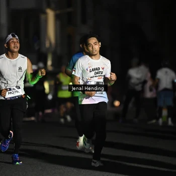 Runner Photo 7666467
