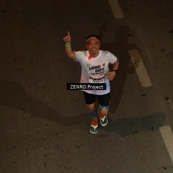 Runner Photo 7666471