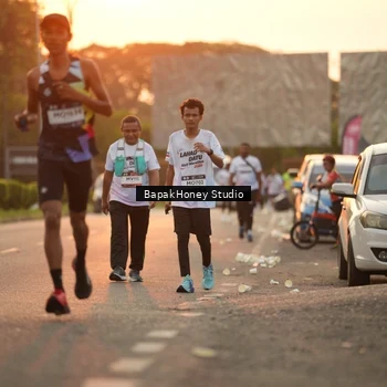 Runner Photo 7666488