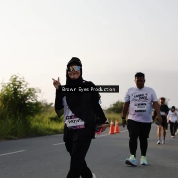 Runner Photo 7666498