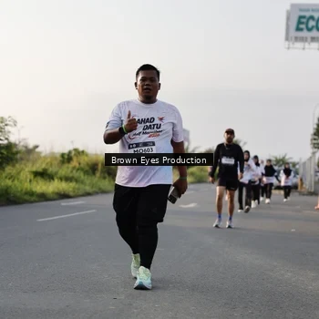 Runner Photo 7666502